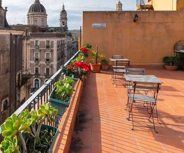 לינה וארוחת בוקר Terrazza Santa Chiara קטאניה