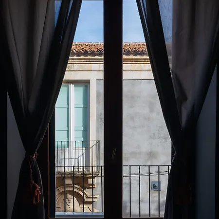 Terrazza Santa Chiara فندق مبيت وإفطار 4*