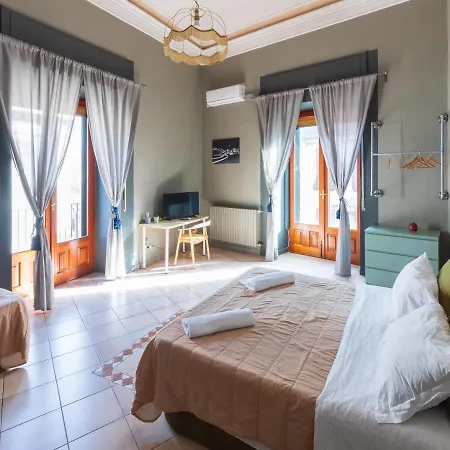 Terrazza Santa Chiara فندق مبيت وإفطار 4*